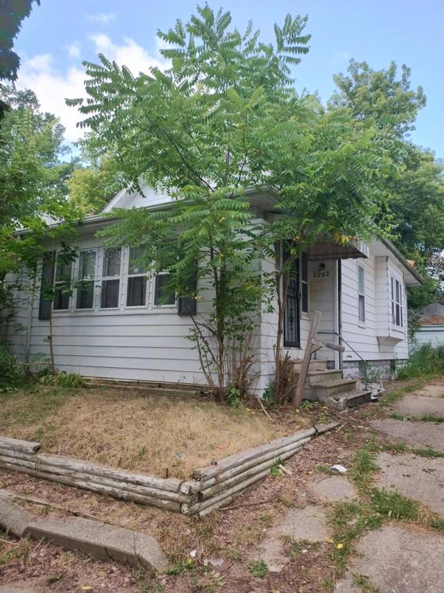 2202 Swayze Street, Flint, MI