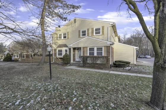 1592 Brentwood Drive, Troy, MI 48098 photo 2