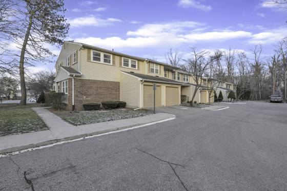 1592 Brentwood Drive, Troy, MI 48098 photo 3