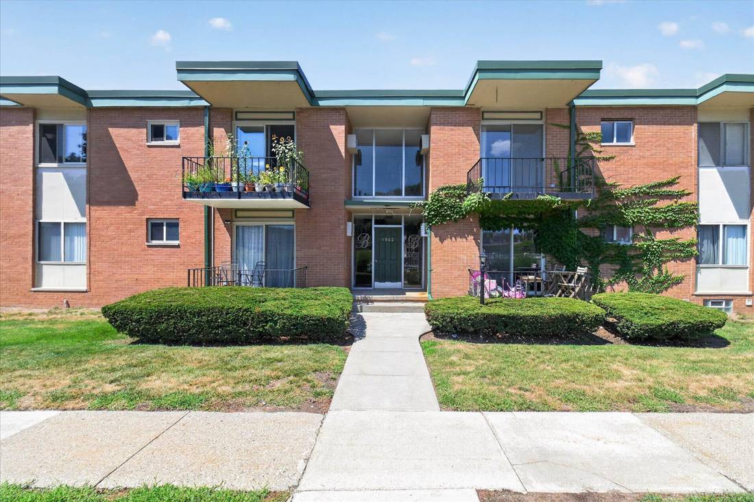 1942 Axtell Drive #3, Troy, MI 48084
