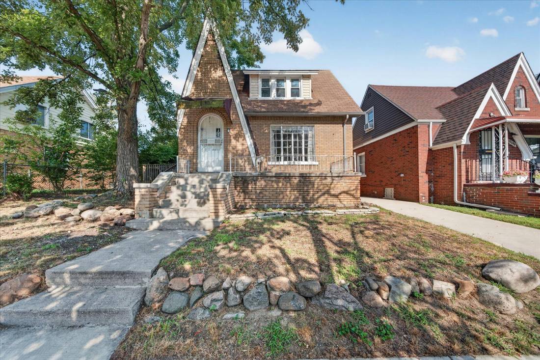 15050 Pinehurst Street, Detroit, MI 48238
