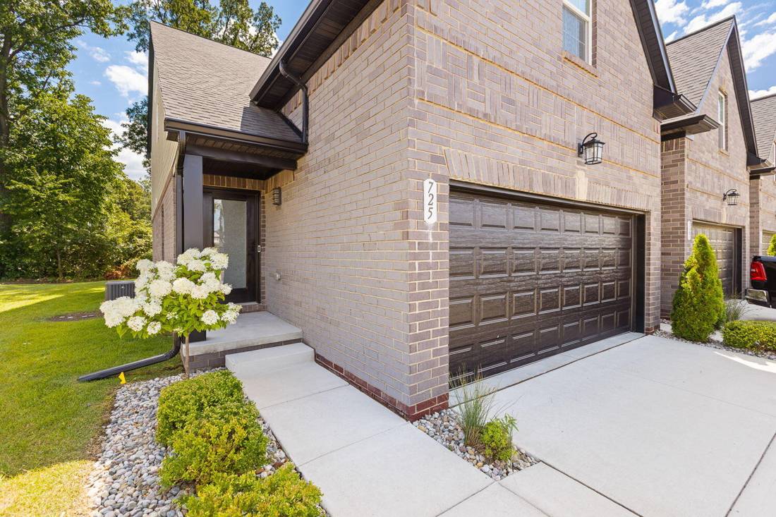 725 Chase Hanna Street #9, Dundee, MI 48131