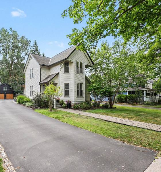 521 W Middle Street, Chelsea, MI 48118 photo 2