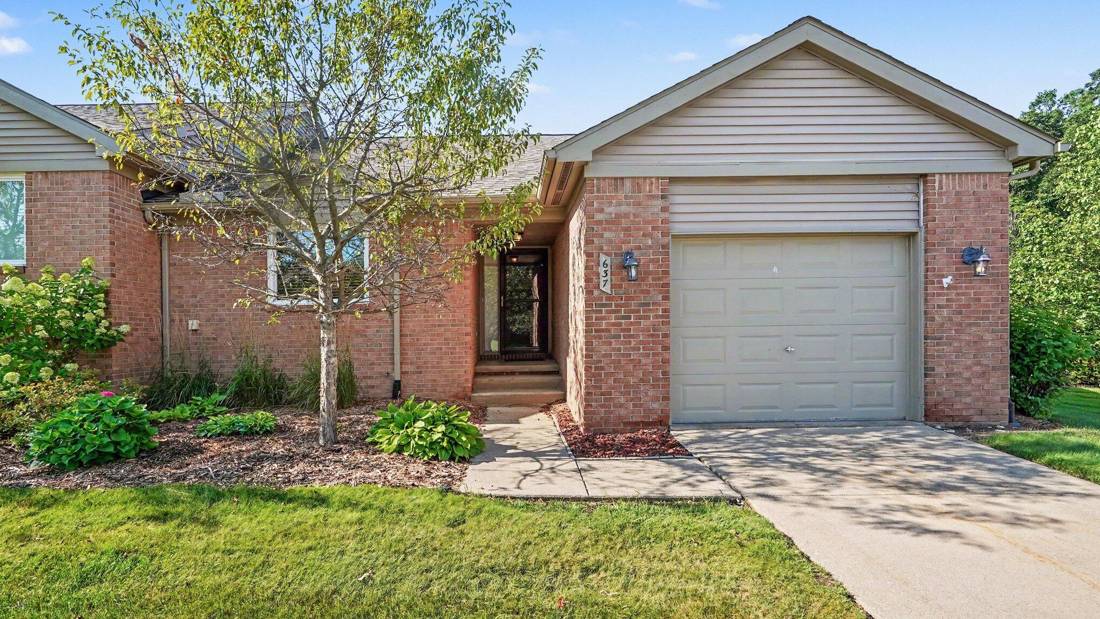 637 Bristol Drive, Chelsea, MI 48118