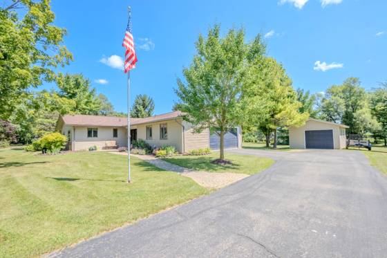 9845 James Drive, Saline, MI 48176 photo 2