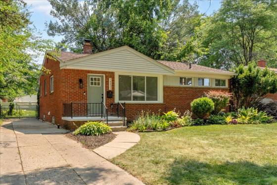 14421 Rosemary Boulevard, Oak Park, MI 48237 photo 2