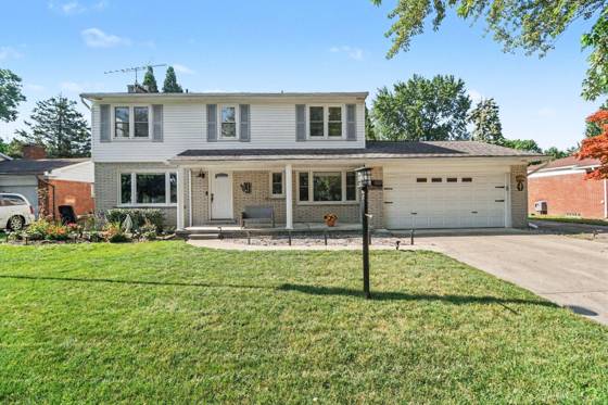 23940 King Drive, Clinton Twp, MI 48035 photo 2