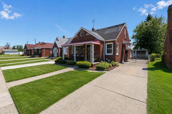 15640 Stricker Avenue, Eastpointe, MI 48021 photo 2