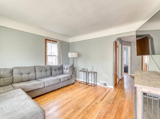 214 Cleveland Street, Trenton, MI 48183 photo 4