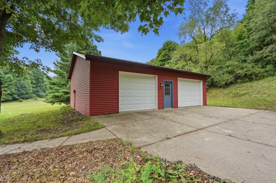13489 Hyde Road, Hartland, MI 48353 photo 3