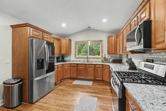 37454 Eagle Drive, Livonia, MI 48150 photo 4