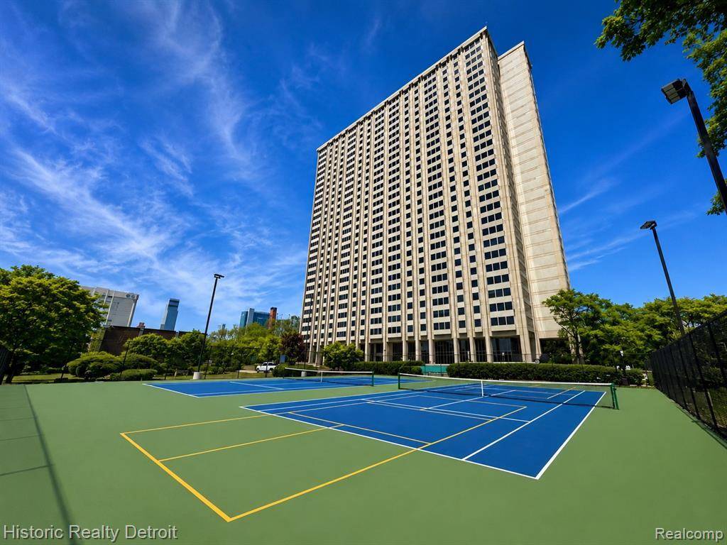 1300 E Lafayette Street #305, Detroit, MI 48207