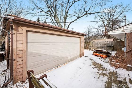 672 Linda Vista Drive, Pontiac, MI 48342 photo 3