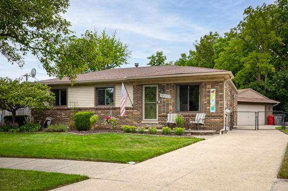 18233 Matthew Drive, Clinton Twp, MI 48035 photo 3