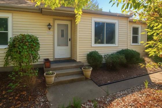 33967 Wadsworth Street, Livonia, MI 48150 photo 2