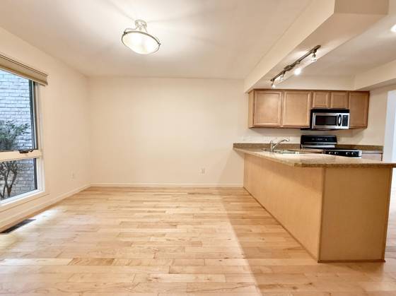1046 Greenhills Drive, Ann Arbor, MI 48105 photo 4