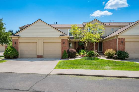 3076 Village Circle N, Ann Arbor, MI 48108 photo 4