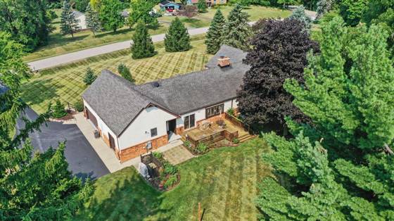 8569 Roundhill Court, Saline, MI 48176 photo 2