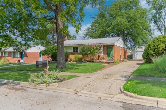 459 Skydale Drive, Ann Arbor, MI 48105 photo 2