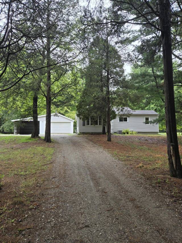 11655 Kruse Road, Petersburg, MI