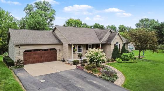 9959 W Sargent Road, Fowlerville, MI 48836 photo 4