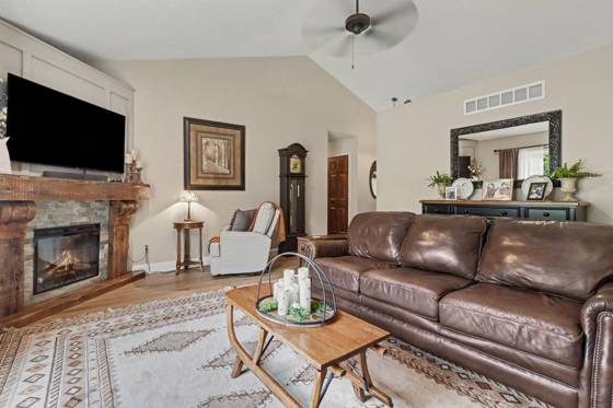 9959 W Sargent Road, Fowlerville, MI 48836 photo 5