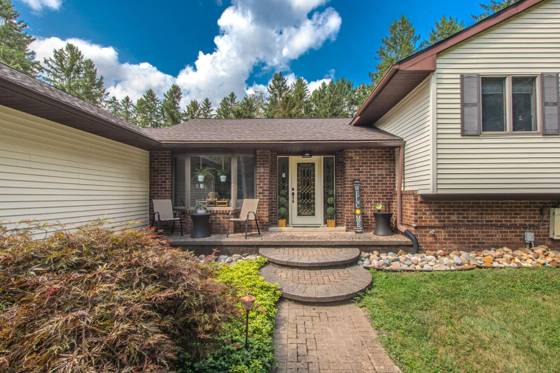 12575 Green Tree Trail, South Lyon, MI 48178 photo 2