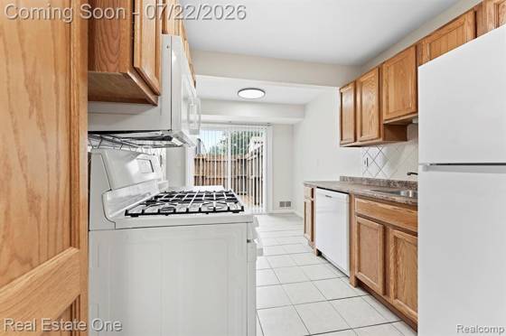 15588 Dupage Boulevard, Taylor, MI 48180 photo 4