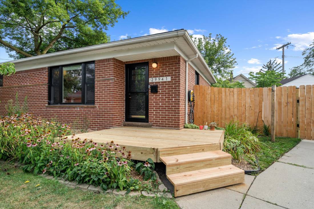 29941 Leona Court, Garden City, MI 48135