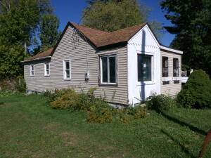2263 E Maple Avenue, Burton, MI