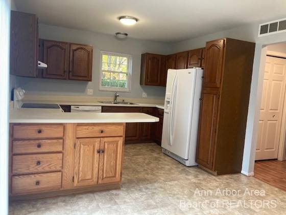 3502 Burbank Drive, Ann Arbor, MI 48105 photo 5
