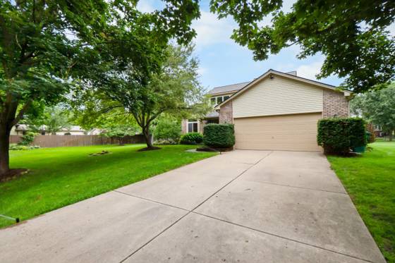 140 Marci Lane, Commerce Twp, MI 48382 photo 2
