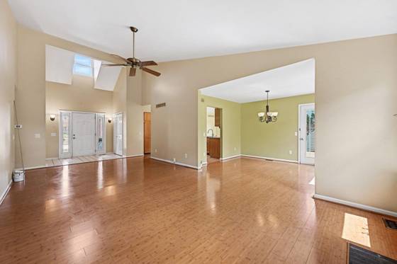 47186 Scarlet Drive S, Novi, MI 48374 photo 4