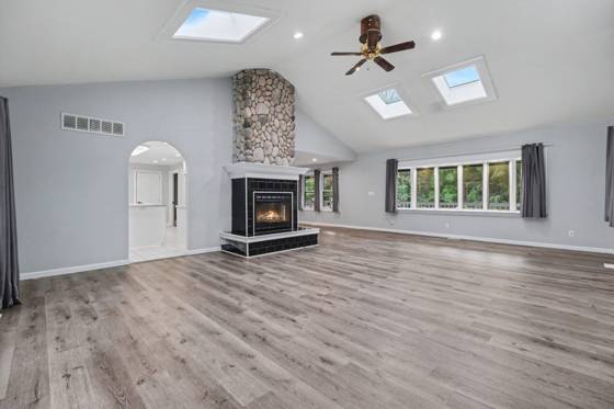 558 W Clarkston, Lake Orion, MI 48362 photo 4