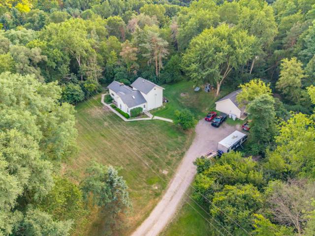 9798 Mcgregor Road, Pinckney, MI
