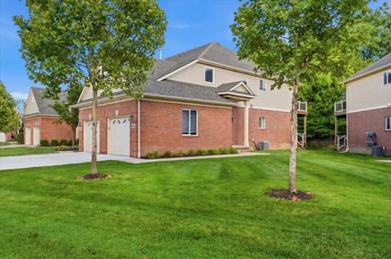 29442 Woodpark Circle, Warren, MI 48092 photo 2