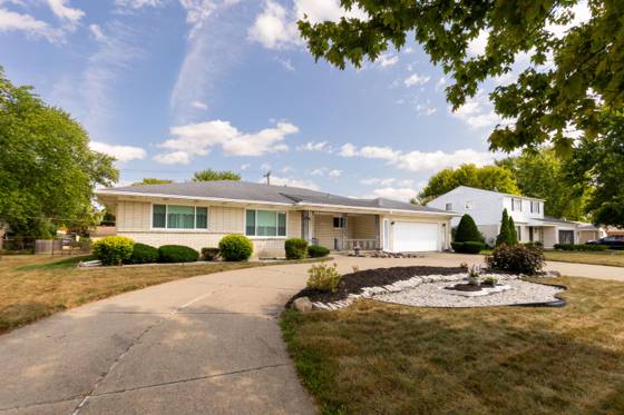 17596 Levan Road, Livonia, MI 48152 photo 2