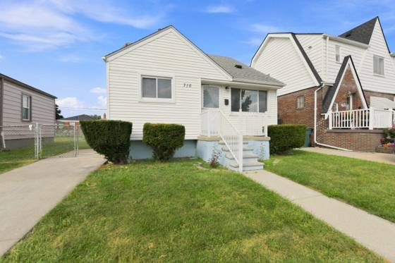 716 Mayflower Avenue, Lincoln Park, MI 48146 photo 2