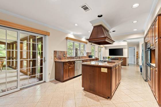 21200 W 13 Mile Road, Beverly Hills, MI 48025 photo 4