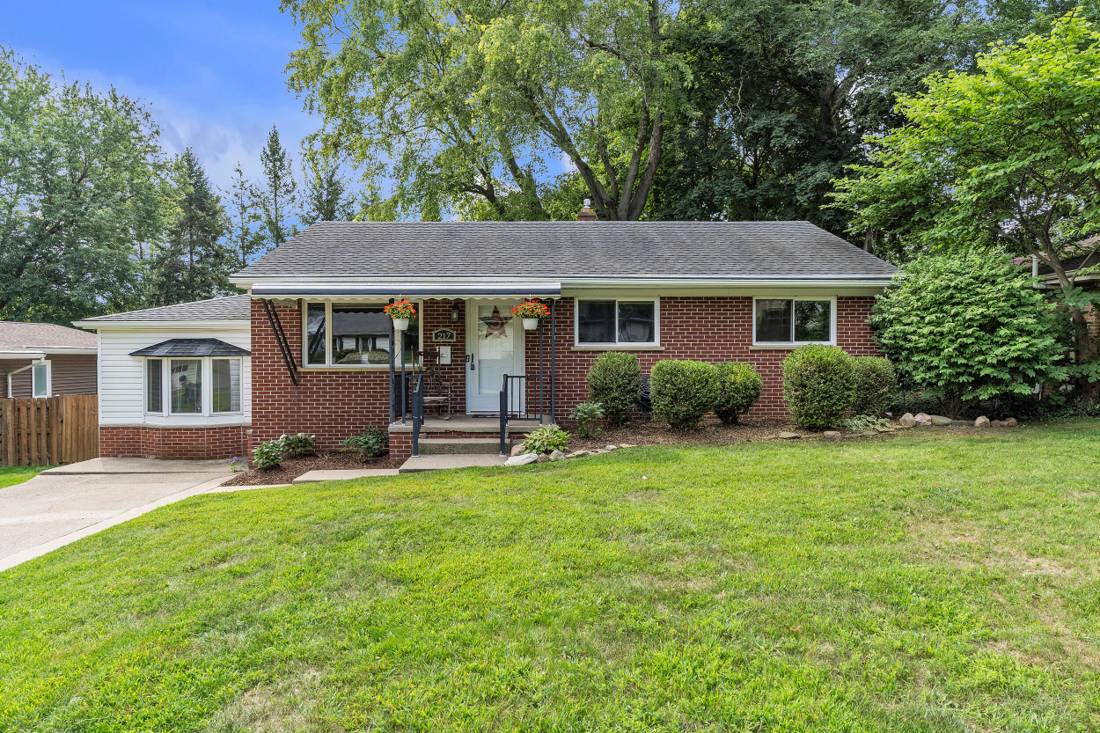 217 W Mc Kay Street, Saline, MI 48176