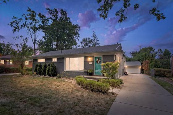 16943 Elizabeth Street, Beverly Hills, MI 48025 photo 2