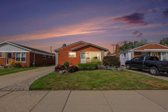 32011 Saint Margaret, Saint Clair Shores, MI 48082 photo 2