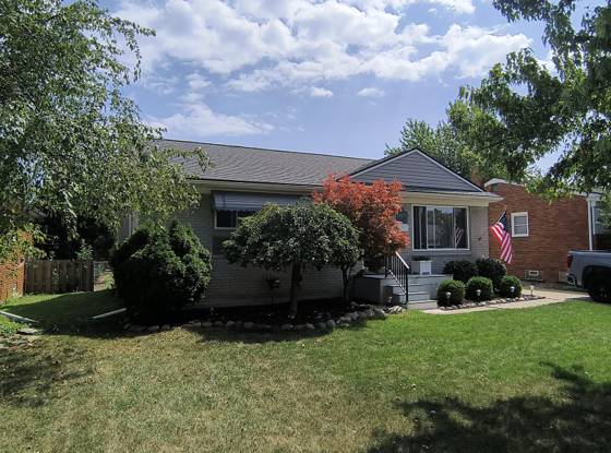 24252 Johnston Avenue, Eastpointe, MI 48021 photo 5
