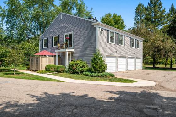 2624 Fenwick Court, Ann Arbor, MI 48104 photo 2