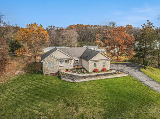 14505 Meadowpark Drive, Pinckney, MI 48169 photo 2