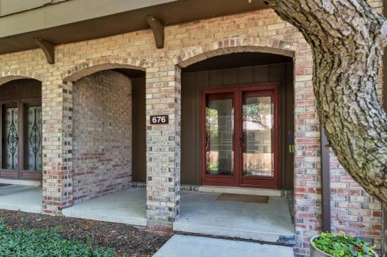 676 Greenhills Drive, Ann Arbor, MI 48105 photo 2