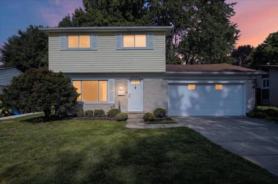 8899 Nottingham Drive, Ypsilanti, MI 48198 photo 2