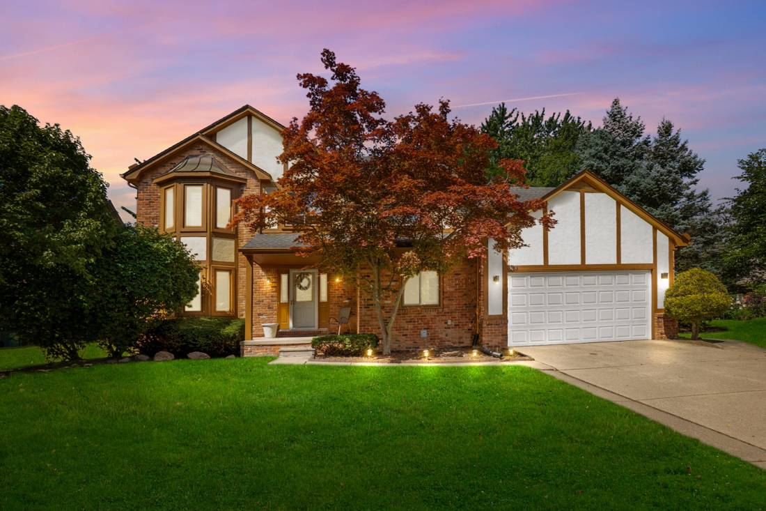 3891 Fairfax Drive, Troy, MI 48083