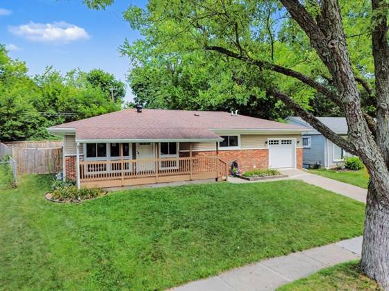 2130 N Circle Drive, Ann Arbor, MI 48103 photo 2