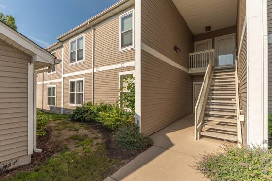 1486 Fox Pointe Circle, Ann Arbor, MI 48108 photo 3
